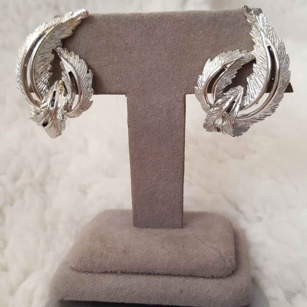 Vintage Earrings nwOt Sarah Cov Pat.Pend